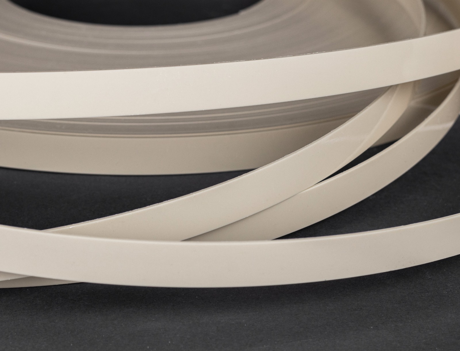 سفارش نوار لبه پی وی سی بیانکو مات با ظاهری شیک | یکتا صنعت